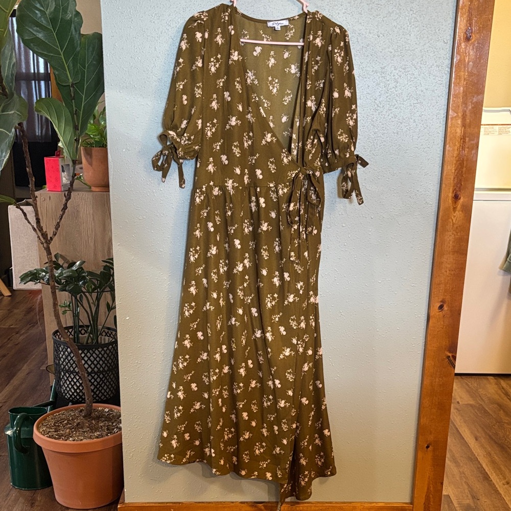 Sold out Piper&Scoot- Elegant Olive Floral Maxi Dress